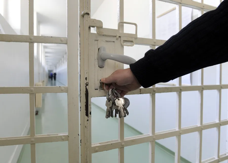 Convoyeurs de fonds et personnel pénitentiaire